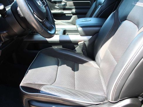 Used 2024 RAM 1500 Laramie AWD/4WD image 28