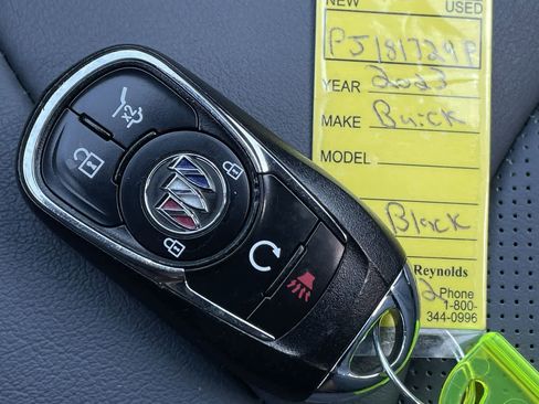 Used 2023 Buick Enclave Essence image 32