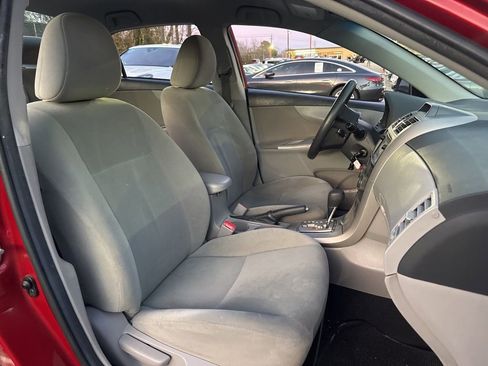 Used 2013 Toyota Corolla LE image 8