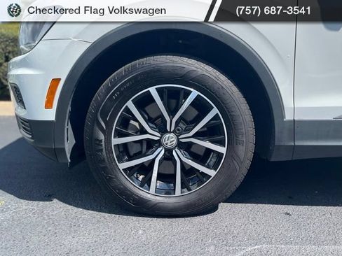 Used 2021 Volkswagen Tiguan SE w/ Panoramic Sunroof Package AWD/4WD image 5