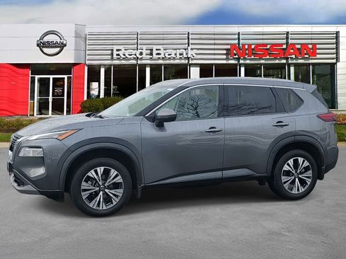 Used 2021 Nissan Rogue SV w/ Premium Package image 5