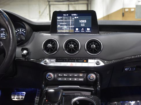 Used 2018 Kia Stinger GT2 image 29