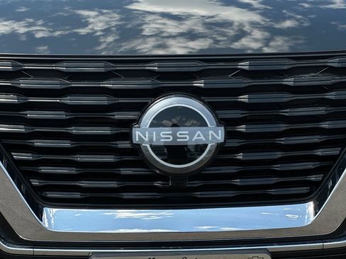 Used 2023 Nissan Rogue SV FWD image 37