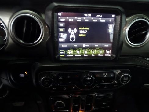 Certified 2022 Jeep Wrangler Unlimited Sahara w/ Cold Weather Group image 12