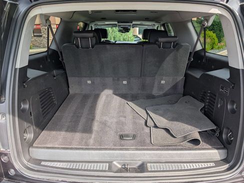 Used 2017 Chevrolet Suburban Premier image 12