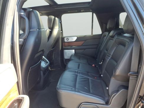 Used 2024 Lincoln Navigator L Reserve AWD/4WD image 16