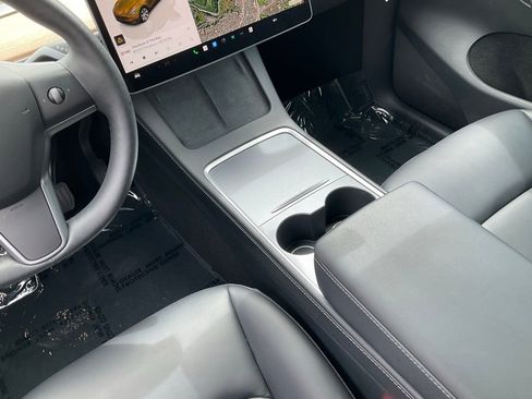 Used 2023 Tesla Model Y 2WD image 46