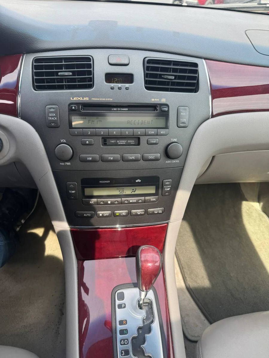 Used 2003 Lexus ES 330 w/ Premium Pkg FWD image 37