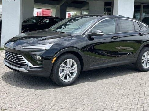 Used 2025 Buick Envista Preferred w/ Convenience I Package image 2