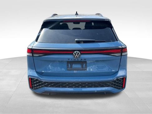 New 2026 Volkswagen Tiguan SE R-Line image 6