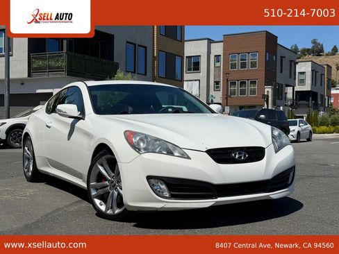 Used 2011 Hyundai Genesis 3.8 RWD image 1