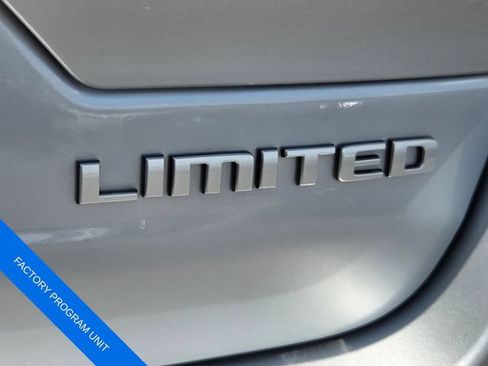 Used 2025 Jeep Grand Cherokee Limited RWD image 34