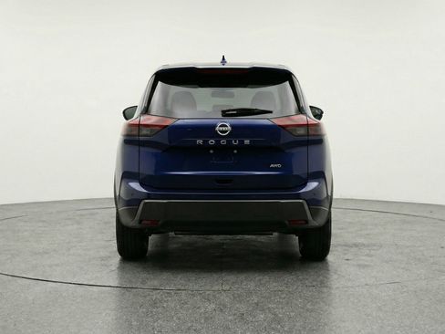 Used 2025 Nissan Rogue SV AWD/4WD image 7