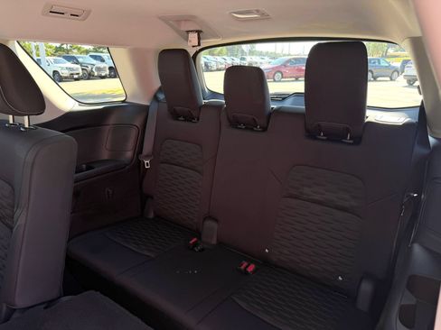 Used 2022 Nissan Pathfinder S FWD image 29