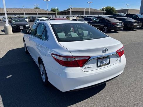 Used 2017 Toyota Camry LE FWD image 5