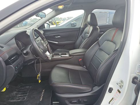 Used 2025 Nissan Sentra SR w/ SR Premium Package FWD image 3