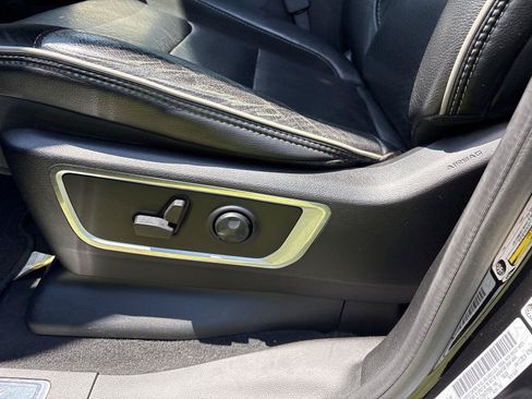 Used 2019 RAM 1500 Laramie AWD/4WD image 14