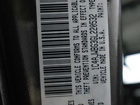 Used 2016 Jeep Wrangler Sahara image 28