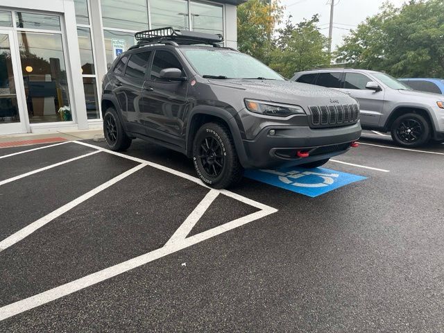 Used 2020 Jeep Cherokee Trailhawk w/ Cold Weather Group AWD/4WD image 2