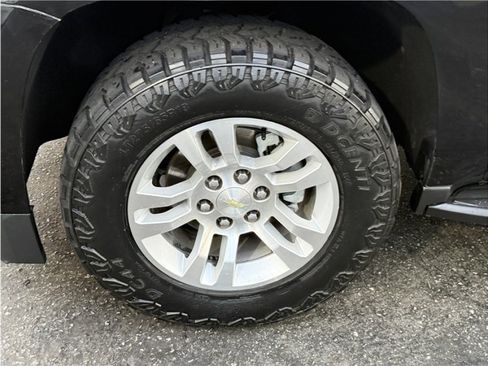 Used 2017 Chevrolet Suburban LS image 11