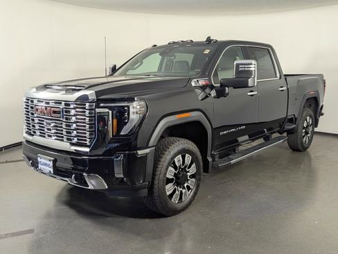 Used 2025 GMC Sierra 2500 Denali w/ Technology Package AWD/4WD image 4