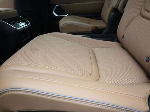 New 2026 INFINITI QX80 Luxe w/ Cargo Package RWD image 16