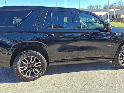 Used 2023 GMC Yukon AT4 image 9