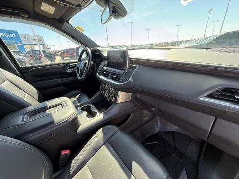 Used 2022 Chevrolet Suburban LT w/ Luxury Package image 23