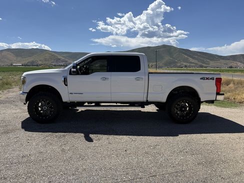 Used 2018 Ford F350 Lariat w/ Lariat Ultimate Package AWD/4WD image 4