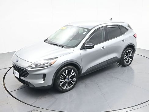 Used 2022 Ford Escape SE w/ SE Sport Appearance Package image 24