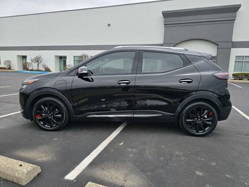 Used 2023 Chevrolet Bolt EUV Premier w/ Redline Edition image 10