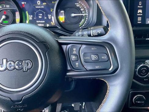 Used 2024 Jeep Wrangler Unlimited AWD/4WD image 19