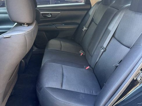 Used 2016 Nissan Altima 2.5 SR w/ LED Appearance Package FWD image 12