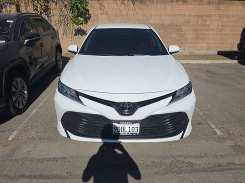Used 2019 Toyota Camry LE FWD image 2