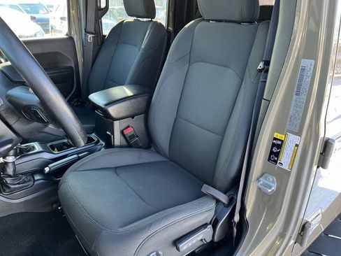 Used 2020 Jeep Gladiator Sport image 15