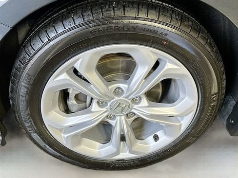 Certified 2025 Honda Accord LX image 13