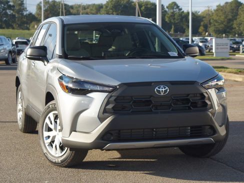 Certified 2026 Toyota Corolla Cross L FWD image 4