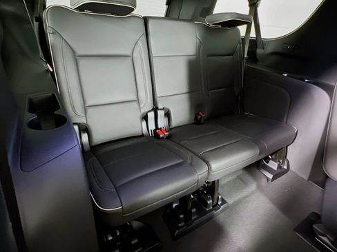 New 2025 Chevrolet Suburban Premier image 30