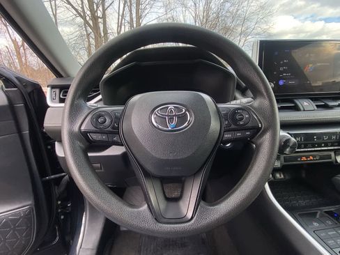 Used 2023 Toyota RAV4 XLE image 31