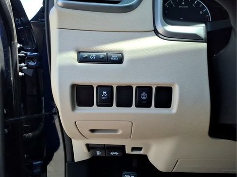 Used 2023 Nissan Murano SV AWD/4WD image 14