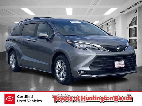 Certified 2026 Toyota Sienna XLE AWD/4WD image 1