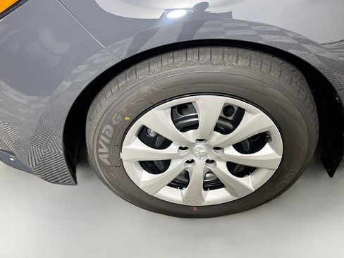 Used 2025 Toyota Corolla LE image 14