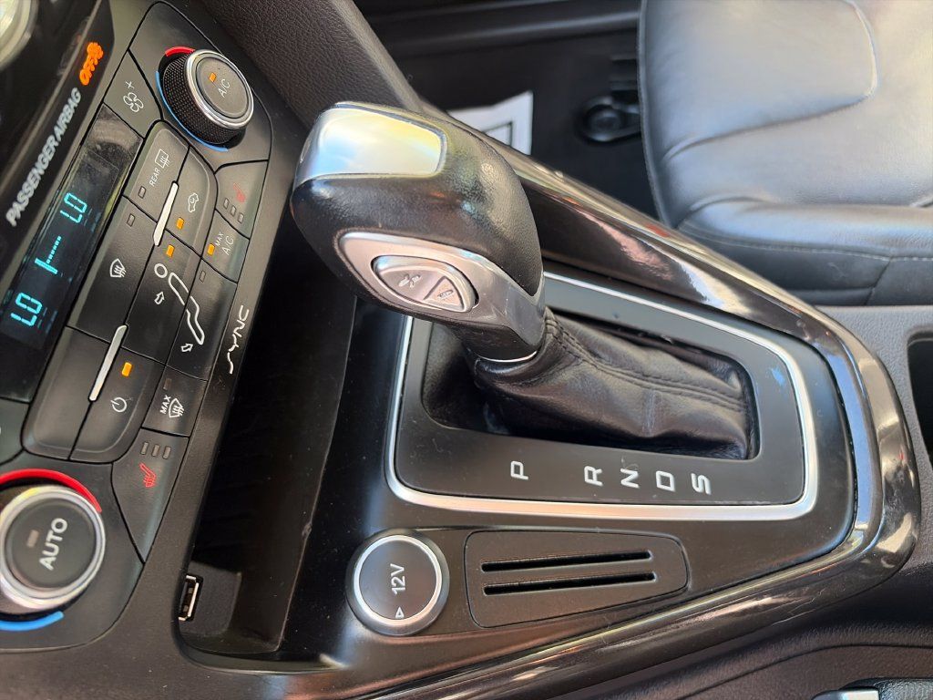 Used 2015 Ford Focus Titanium FWD image 23