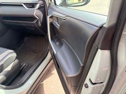Used 2022 Toyota RAV4 XLE Premium FWD image 14