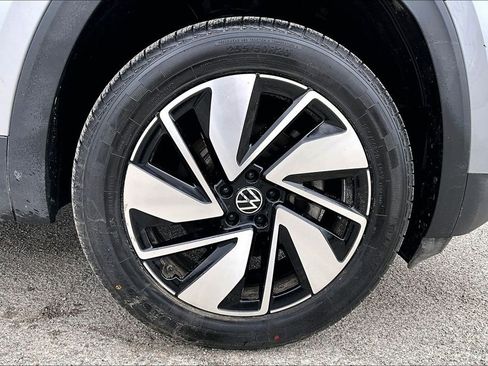 Used 2024 Volkswagen Atlas SE image 9