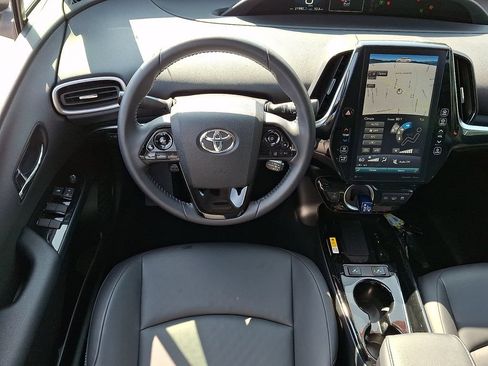 Used 2022 Toyota Prius Prime XLE FWD image 12