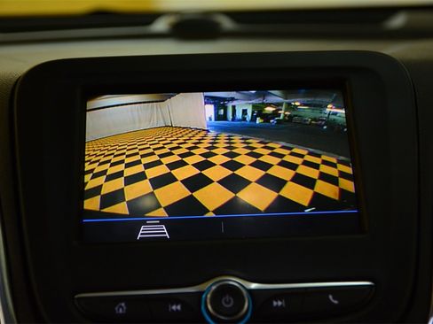 Used 2020 Chevrolet Equinox LT image 22