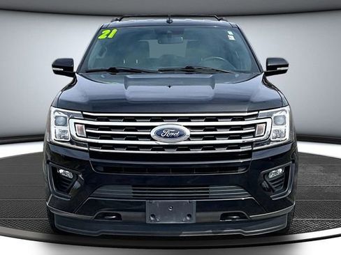Used 2021 Ford Expedition Max XLT image 2