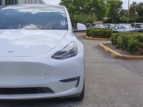 Used 2023 Tesla Model Y Long Range AWD/4WD image 15