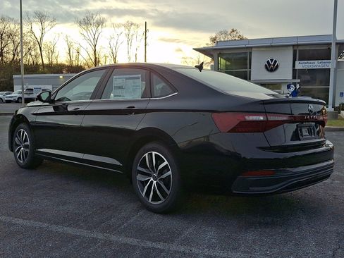New 2026 Volkswagen Jetta SE FWD image 4